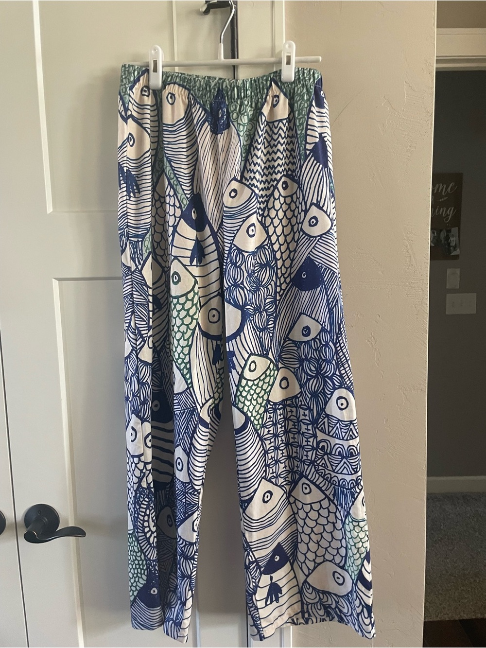 Wide Leg Pull-On Pants in Navy & White Fish Print